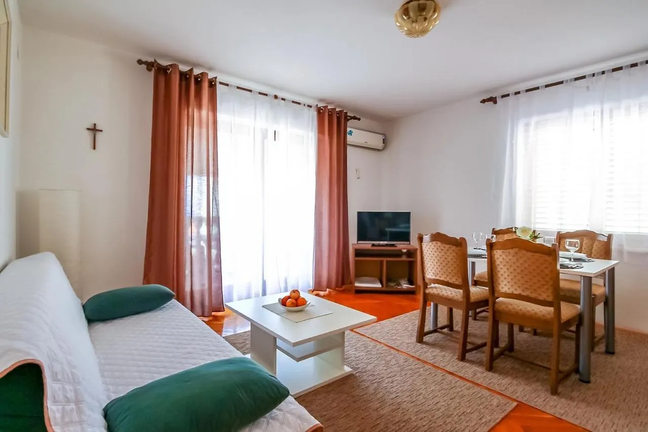 Apartments Katarina K Malinska Guest house