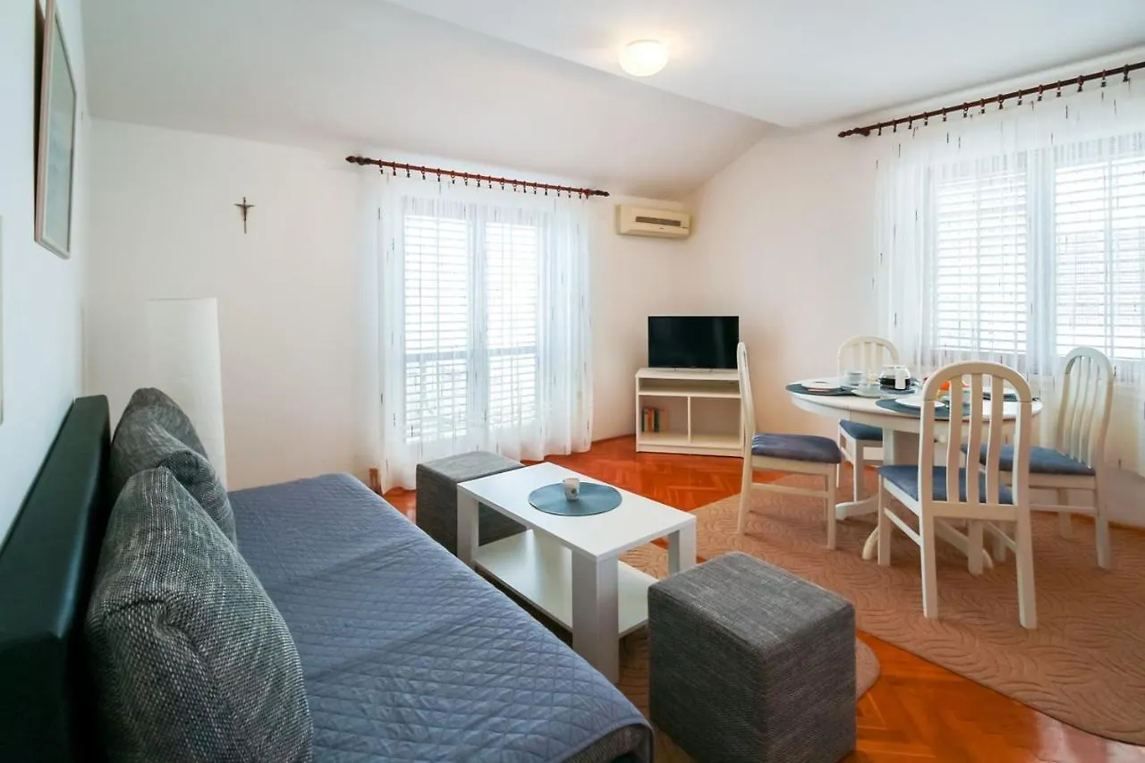 Guest house Apartments Katarina K Malinska Croatia
