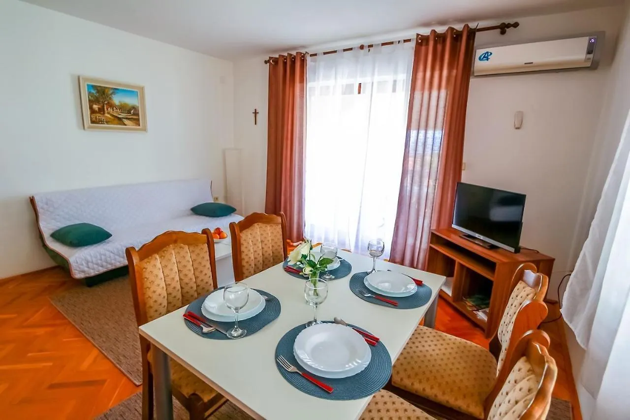 Guest house Apartments Katarina K Malinska